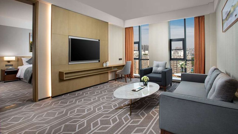 Ramada by Wyndham Luoyang Downtown Room