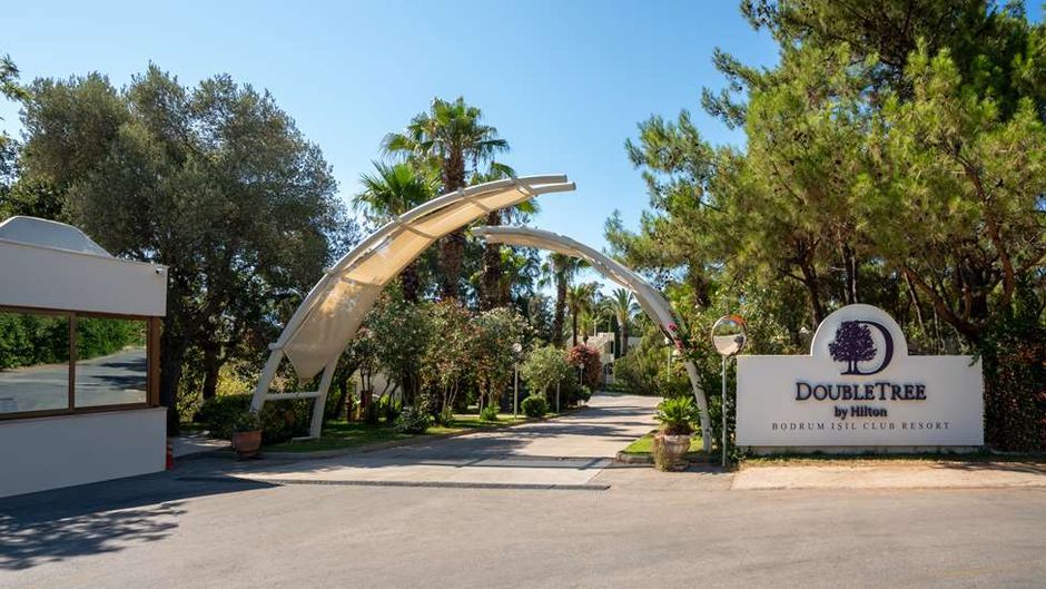 DoubleTree by Hilton Isil Club Resort Exterior