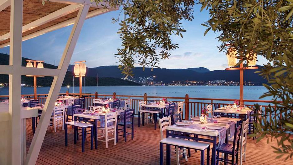 DoubleTree by Hilton Isil Club Resort Restaurant