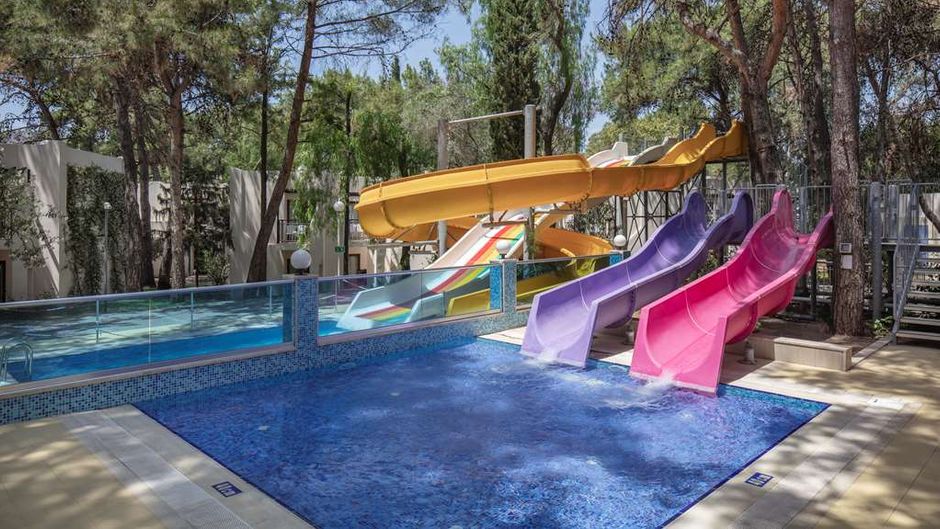 DoubleTree by Hilton Isil Club Resort Pool
