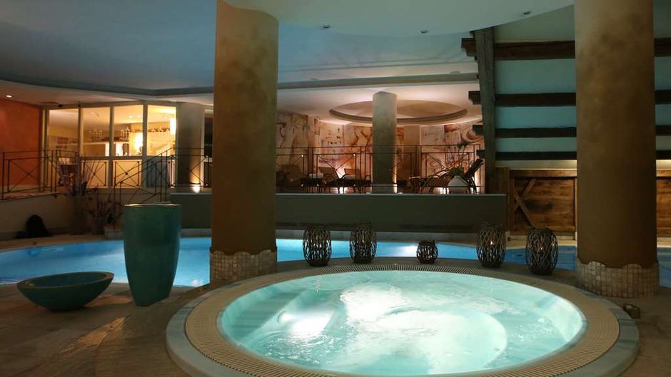 Alpen Suite Hotel Pool