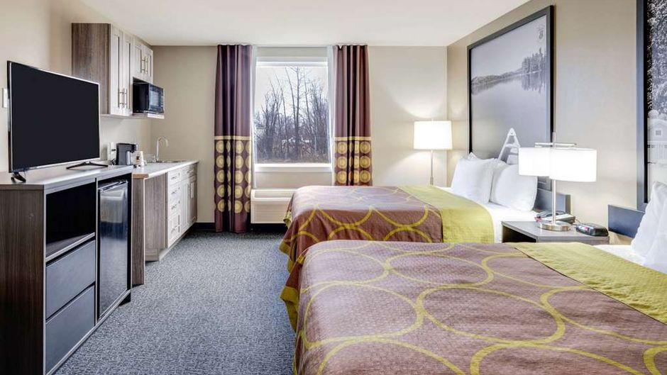 Super 8 by Wyndham Moosonee Suite