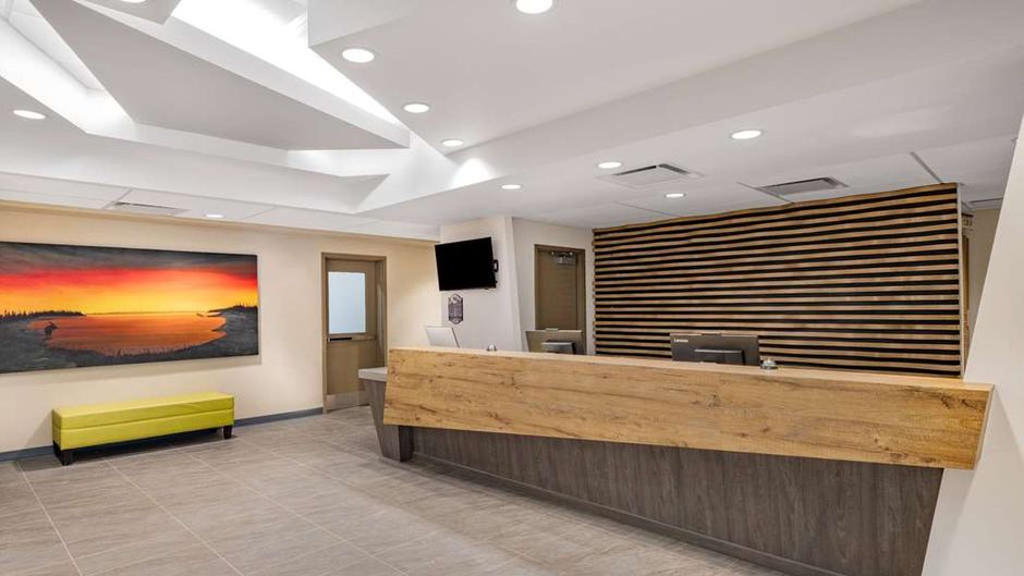 Super 8 by Wyndham Moosonee Lobby