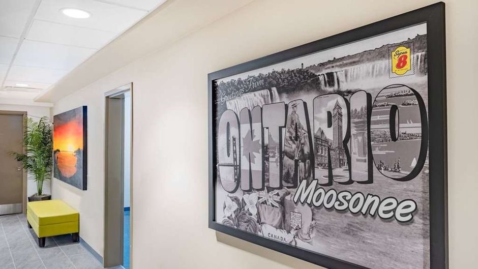 Super 8 by Wyndham Moosonee Lobby