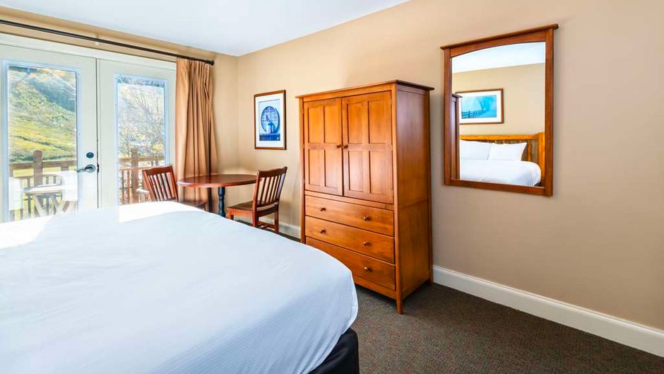 Calabogie Peaks Resort, Ascend Hotel Suite