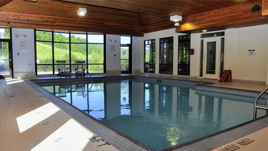 Calabogie Peaks Resort, Ascend Hotel Pool