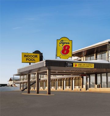 Super 8 by Wyndham Hearst