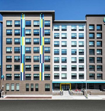 Tru by Hilton Baltimore Harbor East