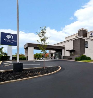 DoubleTree by Hilton St. Louis Airport