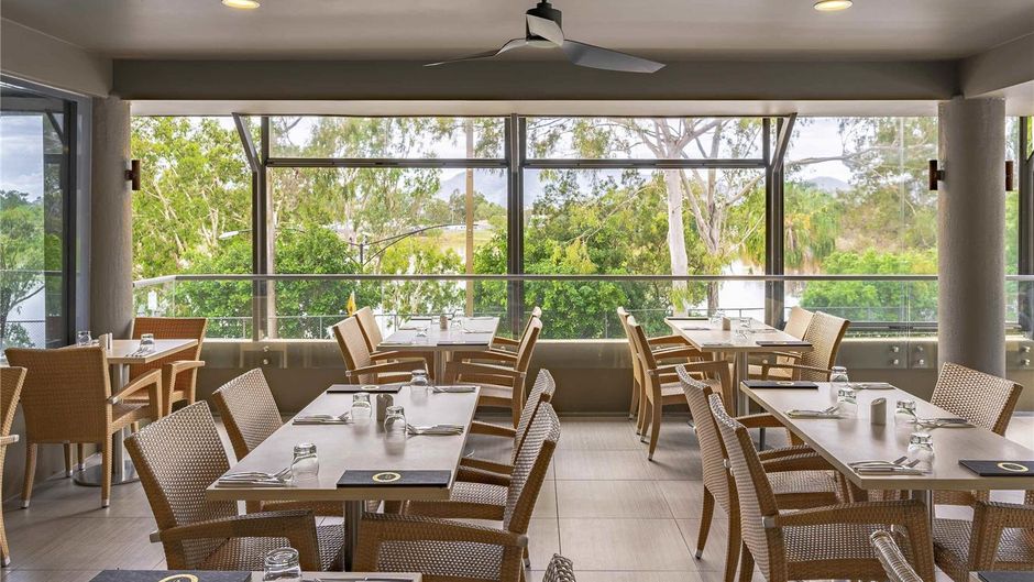 Mercure Rockhampton Exterior