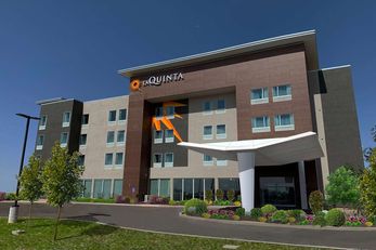 La Quinta Inn & Suites by Wyndham