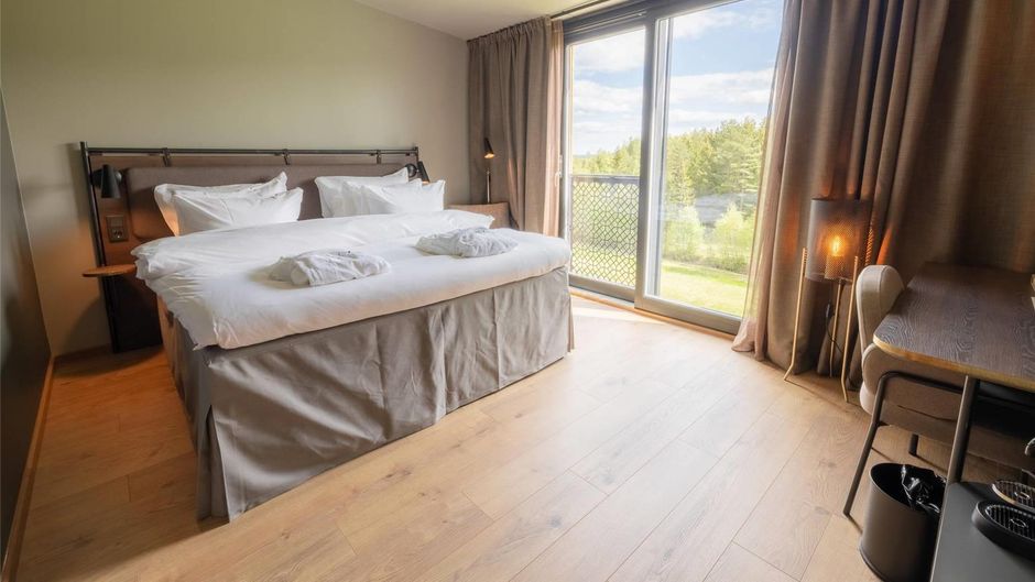 Lily Country Club, Ascend Collection Room
