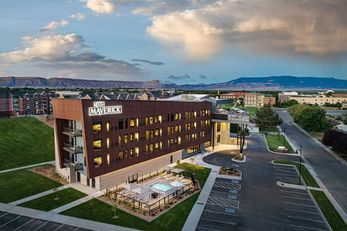 Hotel Maverick