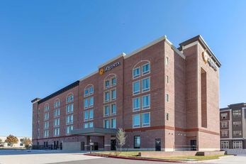 La Quinta Inn & Suites by Wyndham Frisco