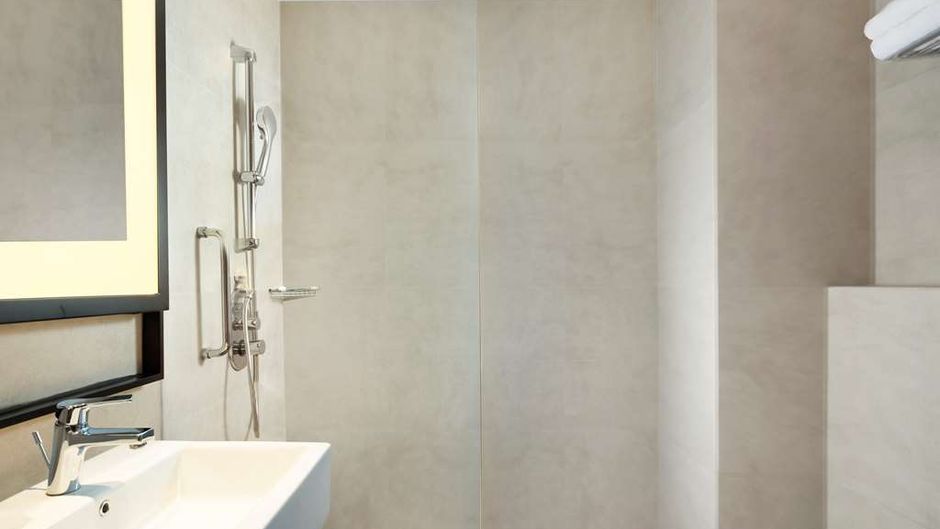 Hilton Garden Inn Jakarta Taman Palem Room