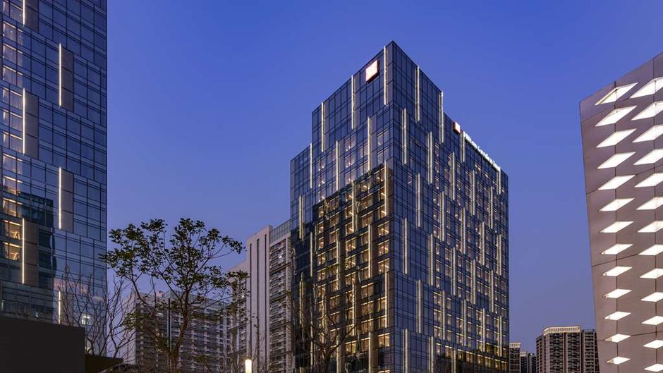 Hilton Garden Inn Shenzhen WECC Exterior