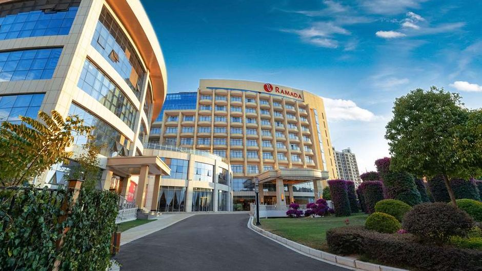 Ramada by Wyndham Kunming YiLiang Exterior