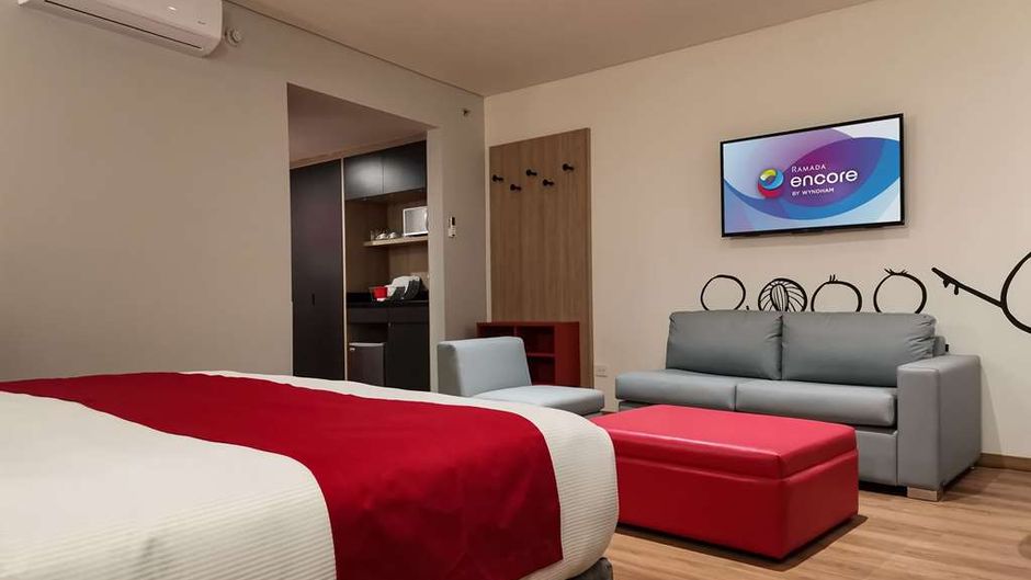 Ramada Encore by Wyndham Monterrey Suite