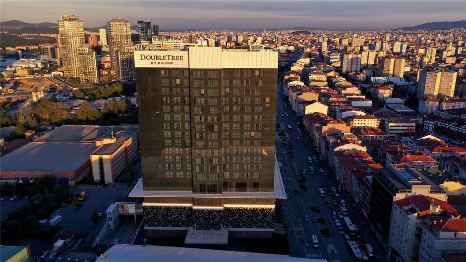 DoubleTree by Hilton Istanbul Umraniye Exterior