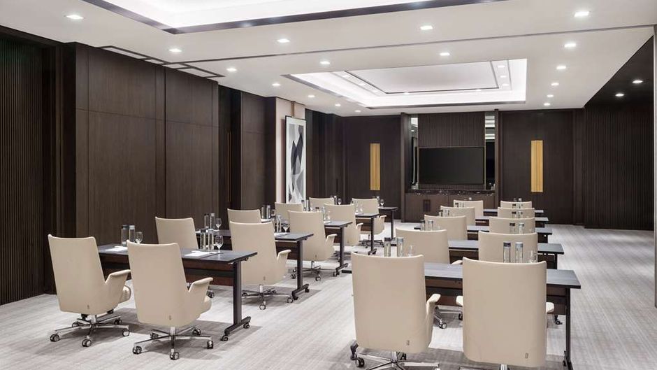 Waldorf Astoria Kuwait Meeting