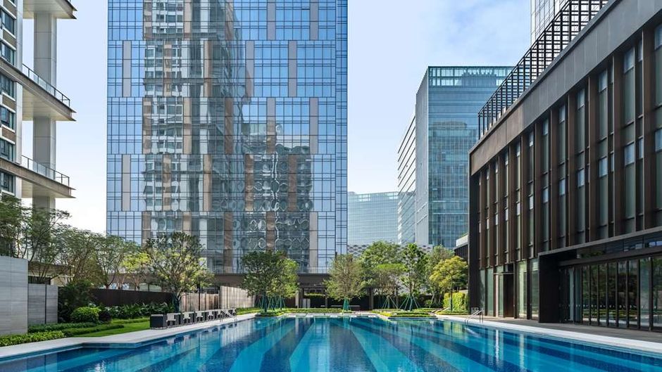 Hilton Shenzhen WECC Pool