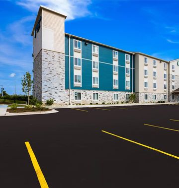 WoodSpring Suites Chicago Addison