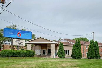 Motel 6 Rockford IL