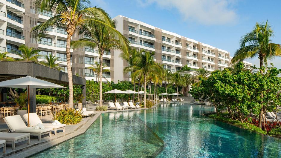 Waldorf Astoria Cancun Pool