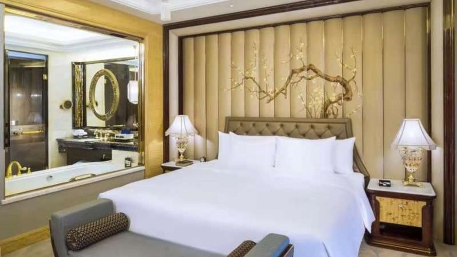 Wanda Reign Wuhan Room