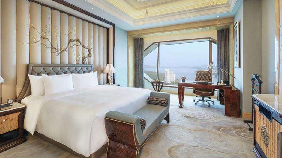 Wanda Reign Wuhan Room
