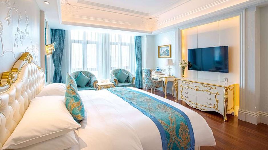 Wyndham Grand Kunming East Room