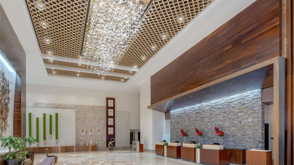 Swissotel Al Ghurair Exterior