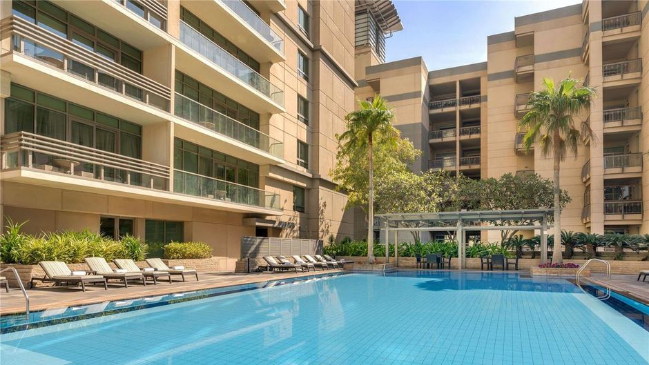 Swissotel Al Ghurair Pool