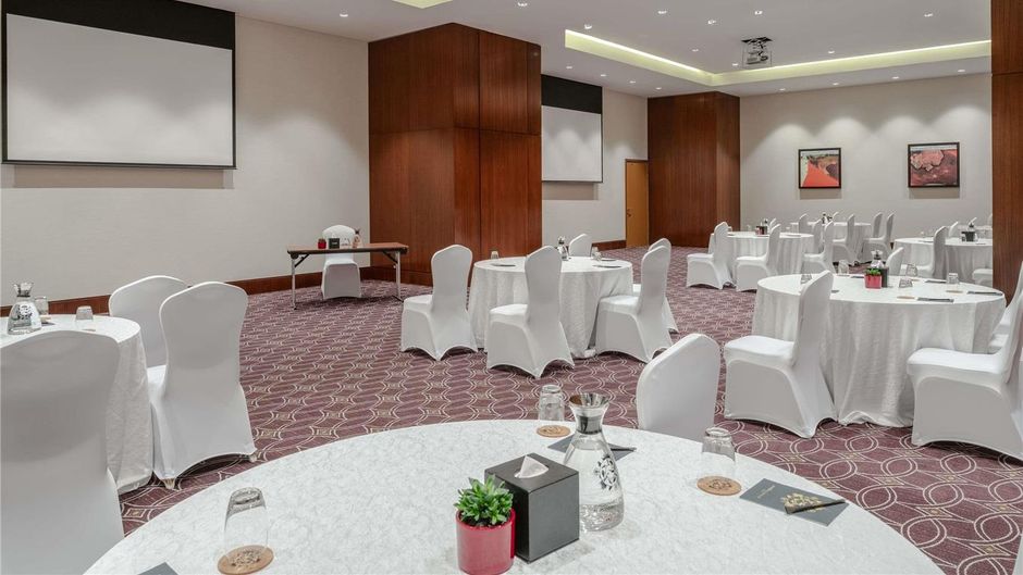 Swissotel Al Ghurair Meeting