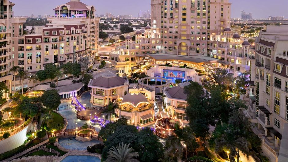 Swissotel Al Murooj Dubai Exterior