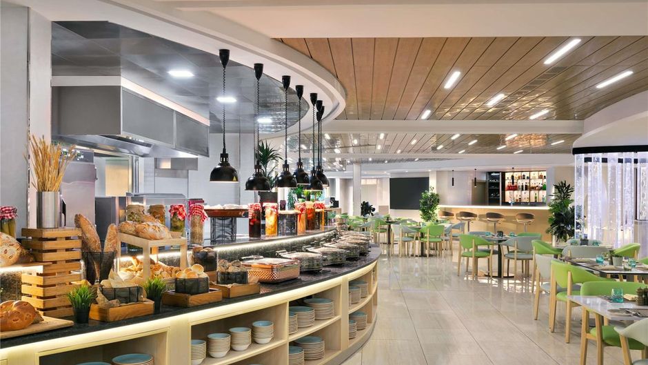 Swissotel Al Murooj Dubai Restaurant