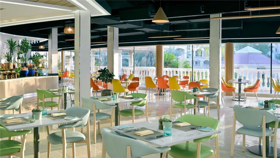 Swissotel Al Murooj Dubai Restaurant