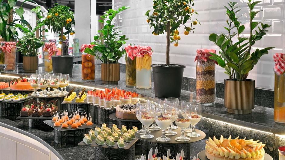 Swissotel Al Murooj Dubai Restaurant