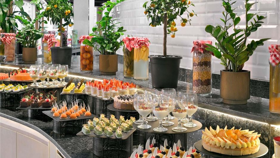 Swissotel Al Murooj Dubai Restaurant