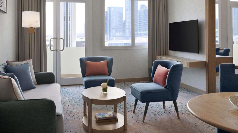 Swissotel Al Murooj Dubai Suite