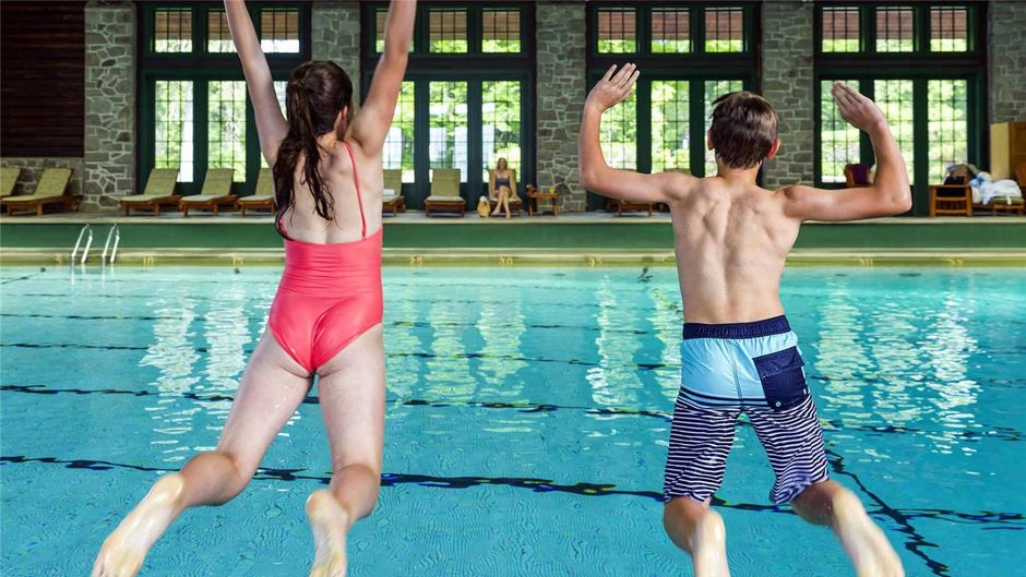 The Fairmont Le Chateau Montebello Pool