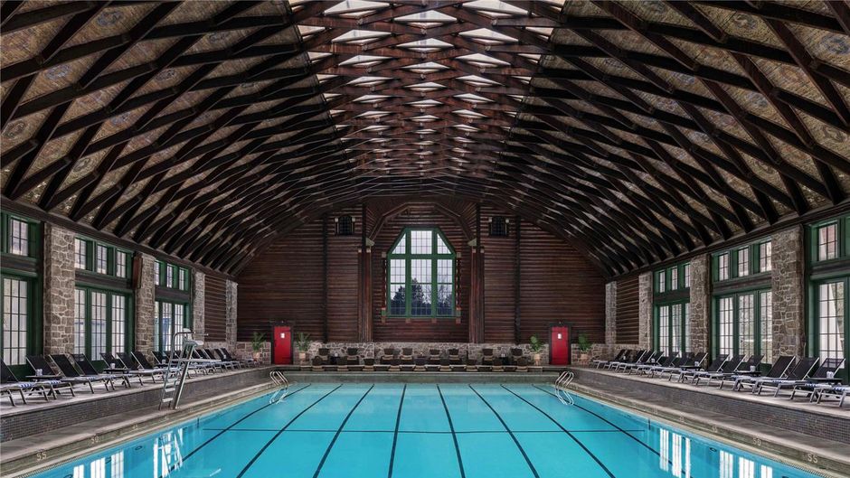 The Fairmont Le Chateau Montebello Pool