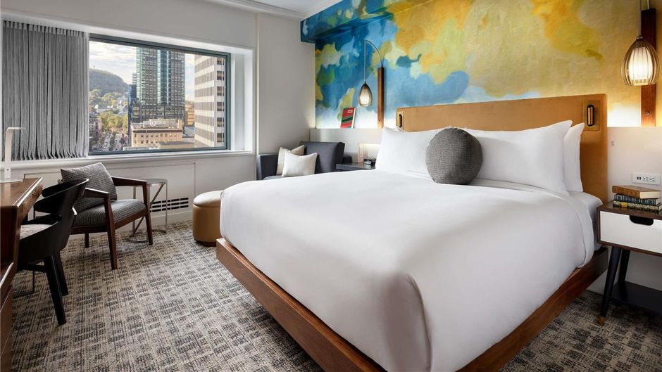 Fairmont The Queen Elizabeth Room