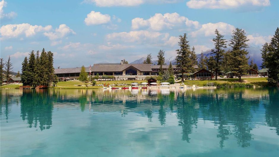 Fairmont Jasper Park Lodge Exterior