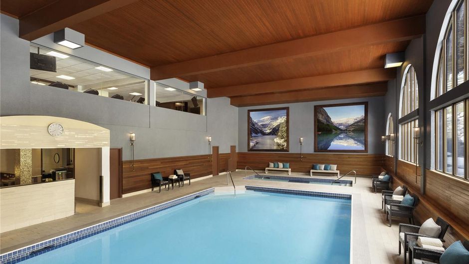 Fairmont Chateau Lake Louise Pool