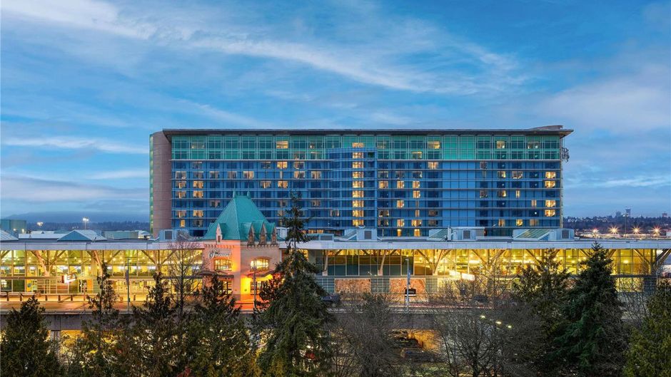 Fairmont Vancouver Airport Exterior
