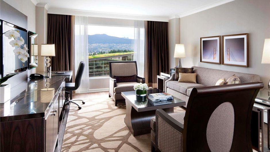 Fairmont Waterfront Suite