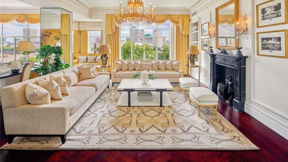 The Savoy, A Fairmont Hotel Room