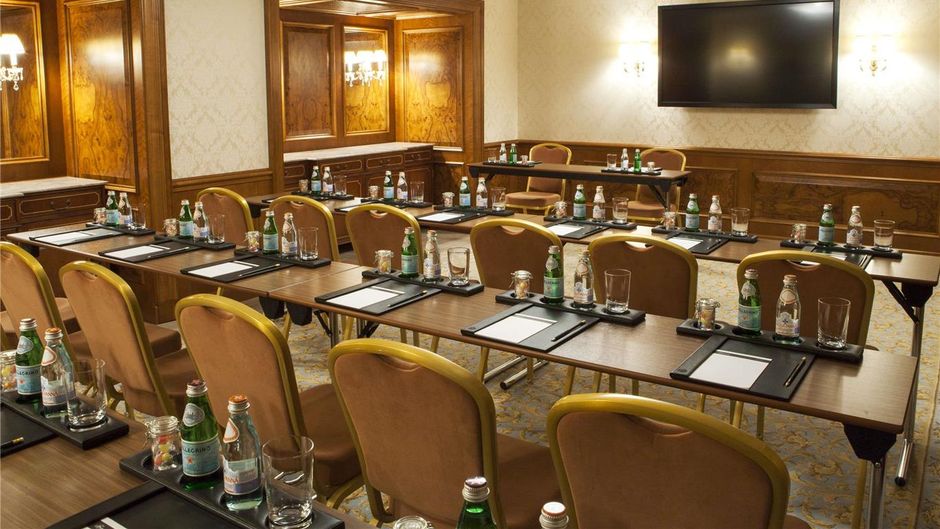 Fairmont Grand Hotel Kyiv Meeting