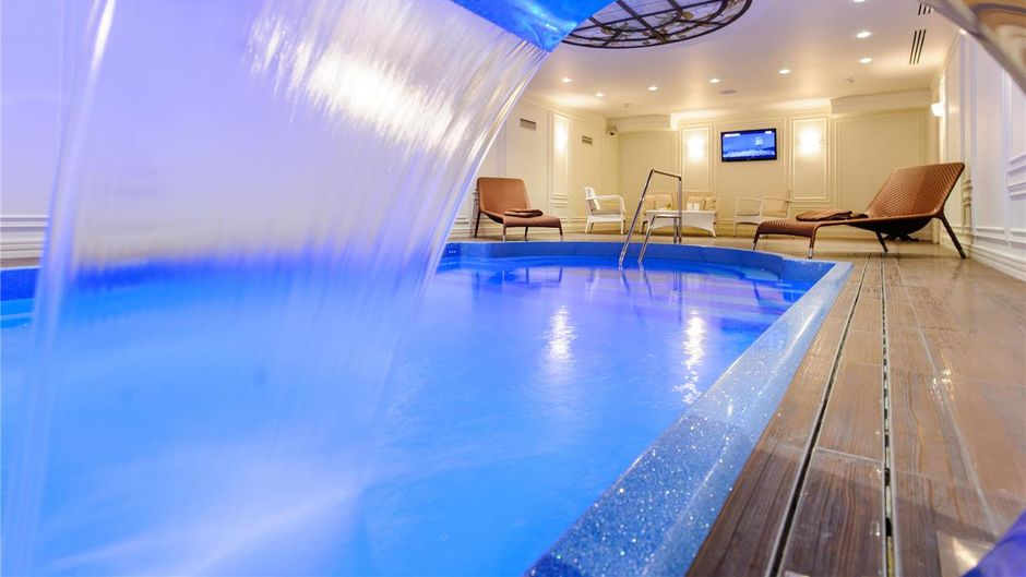 Fairmont Grand Hotel Kyiv Pool